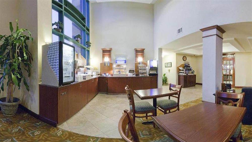 Holiday Inn Express Hotel & Suites Olive Branch By Ihg Eksteriør billede