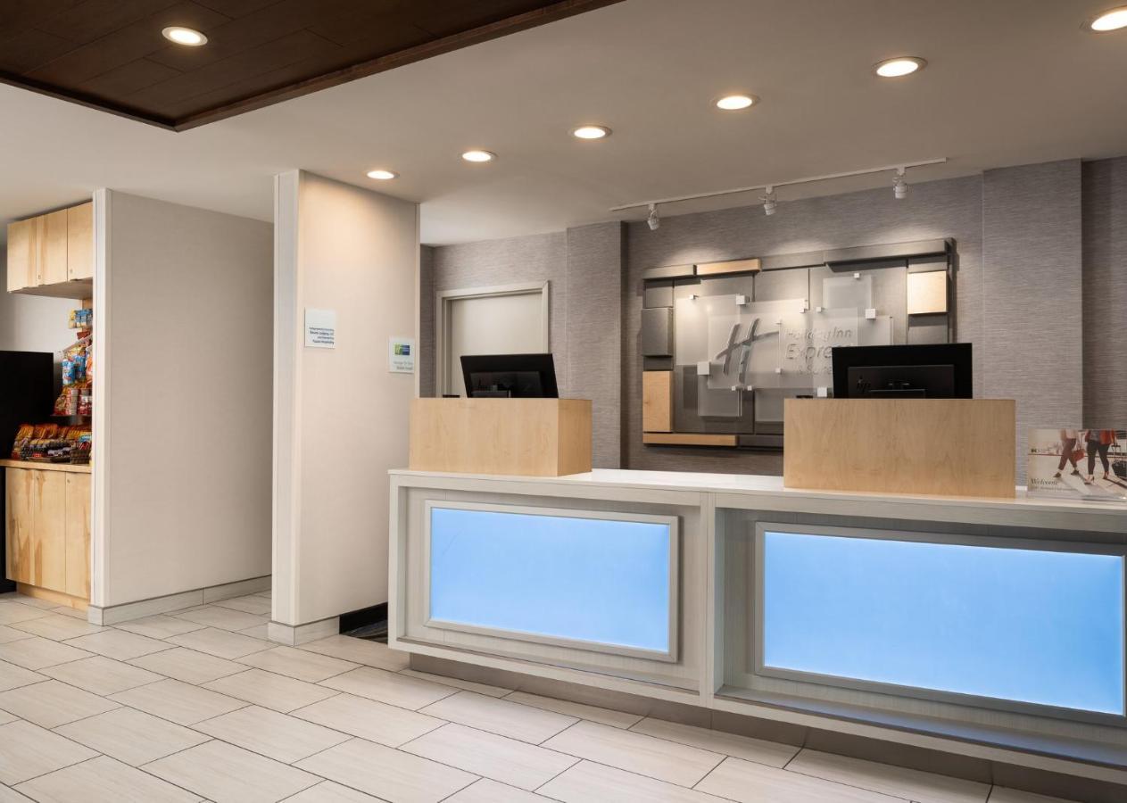 Holiday Inn Express Hotel & Suites Olive Branch By Ihg Eksteriør billede