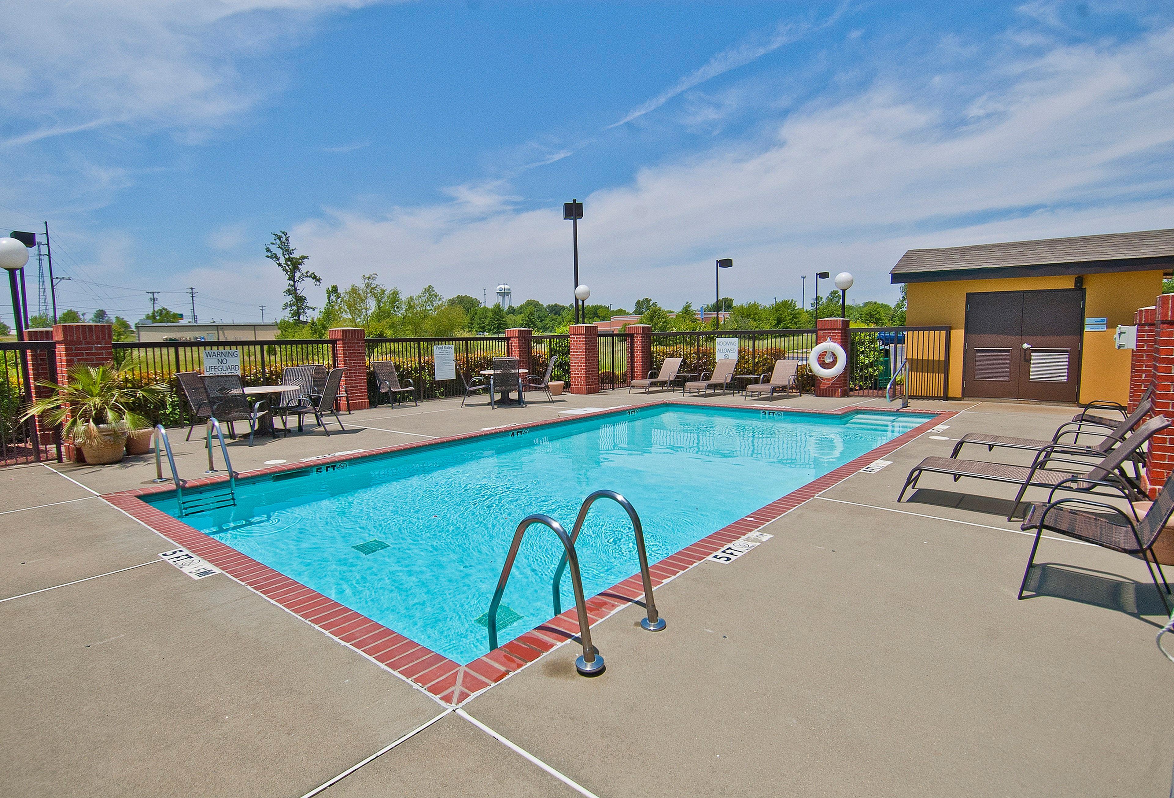Holiday Inn Express Hotel & Suites Olive Branch By Ihg Eksteriør billede